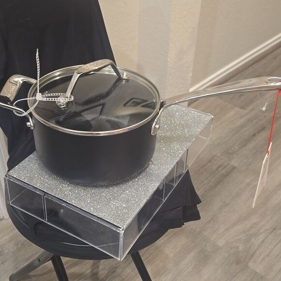 All-Clad Essentials Non-Stick 2.5QT Saucepan w/Lid - Picture 6 of 9